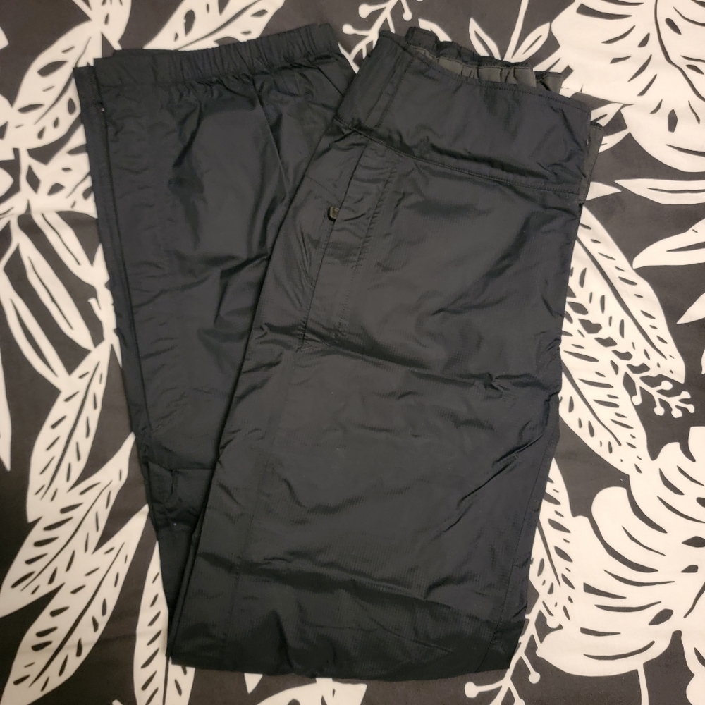 NWOT Mountain Hardware plasmic shell rain pants